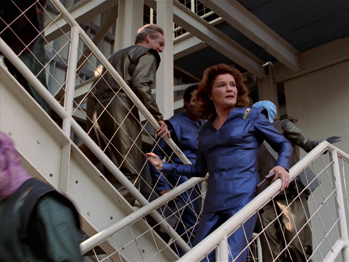 extant_StarTrek_VOY_7x16-WorkforcePart1_0034.jpg