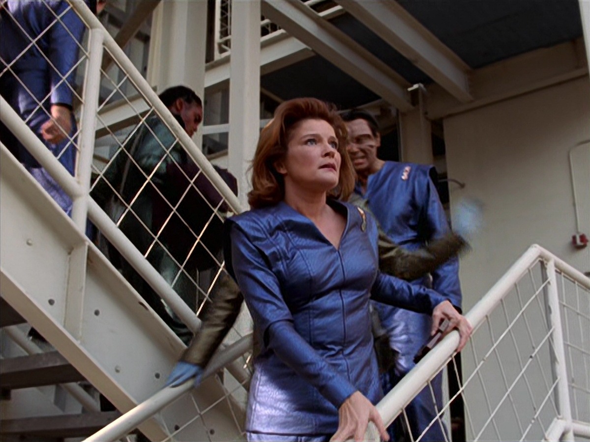 extant_StarTrek_VOY_7x16-WorkforcePart1_0036.jpg
