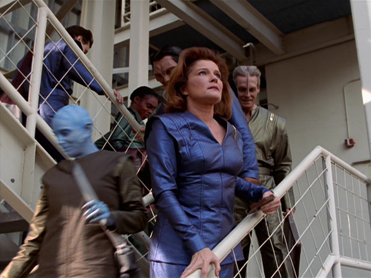 extant_StarTrek_VOY_7x16-WorkforcePart1_0037.jpg