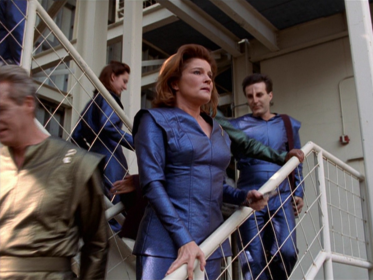 extant_StarTrek_VOY_7x16-WorkforcePart1_0043.jpg