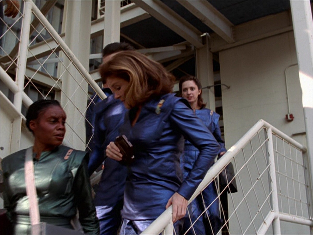 extant_StarTrek_VOY_7x16-WorkforcePart1_0045.jpg