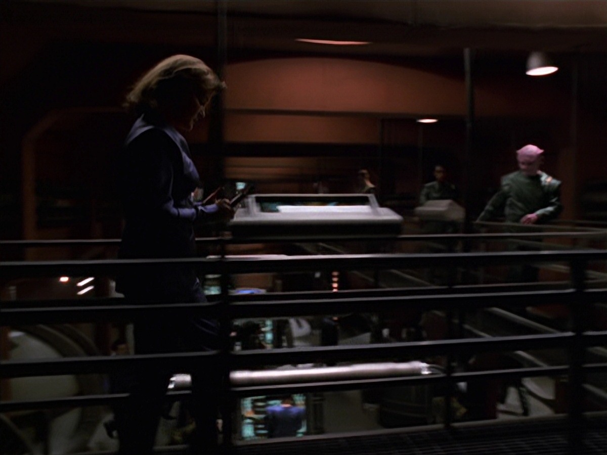 extant_StarTrek_VOY_7x16-WorkforcePart1_0085.jpg