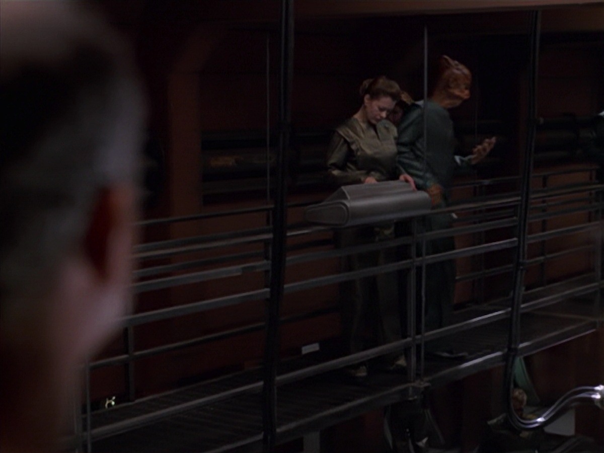 extant_StarTrek_VOY_7x16-WorkforcePart1_0102.jpg