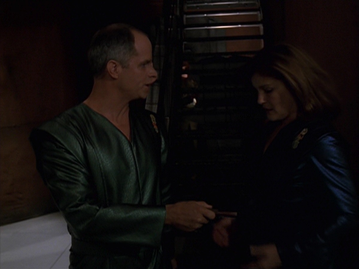 extant_StarTrek_VOY_7x16-WorkforcePart1_0129.jpg