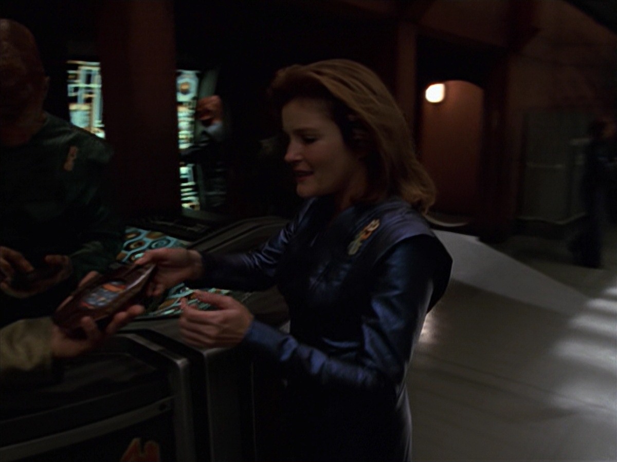 extant_StarTrek_VOY_7x16-WorkforcePart1_0366.jpg