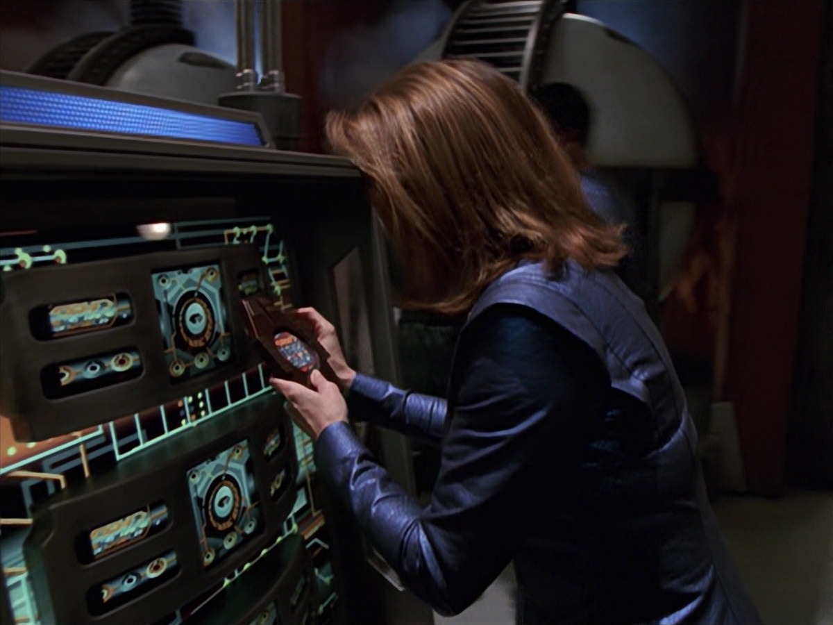 extant_StarTrek_VOY_7x16-WorkforcePart1_0392.jpg