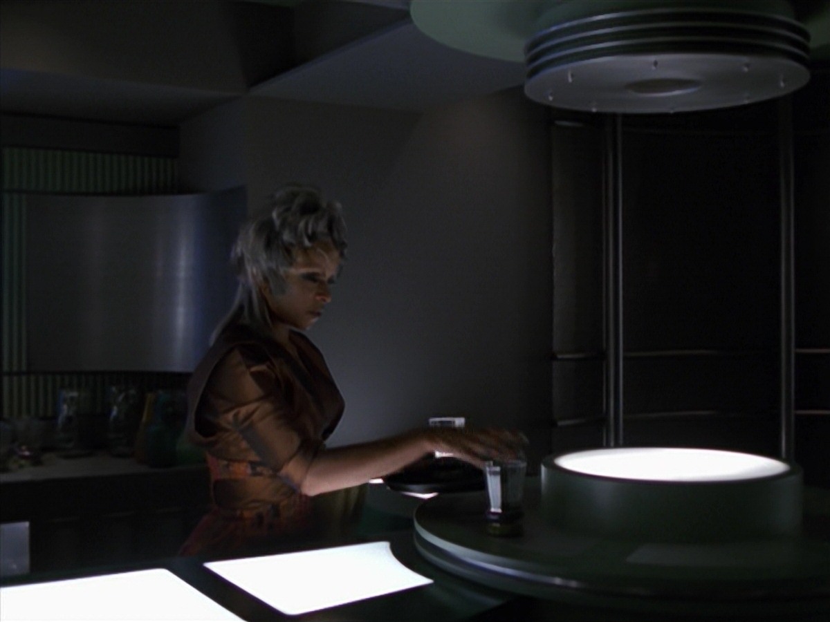 extant_StarTrek_VOY_7x16-WorkforcePart1_0555.jpg