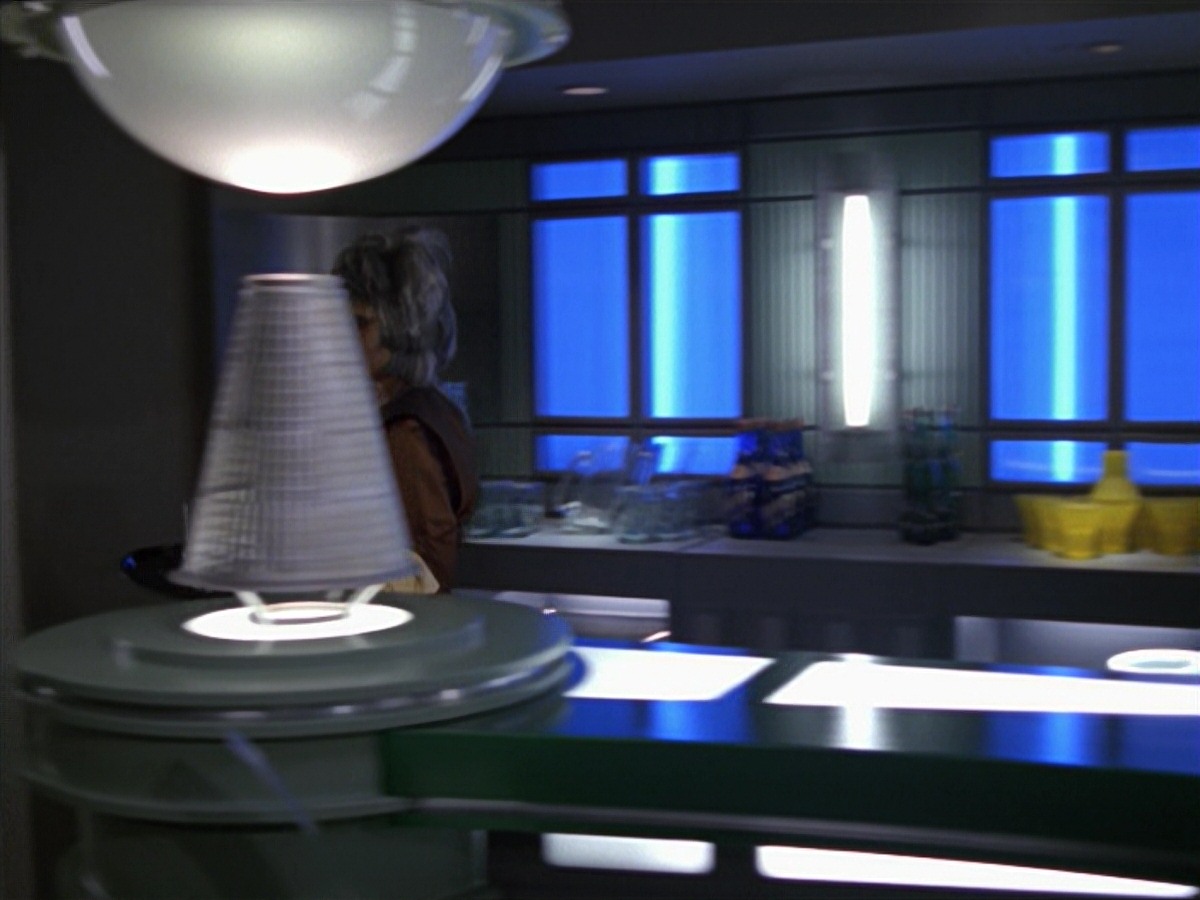 extant_StarTrek_VOY_7x16-WorkforcePart1_0593.jpg