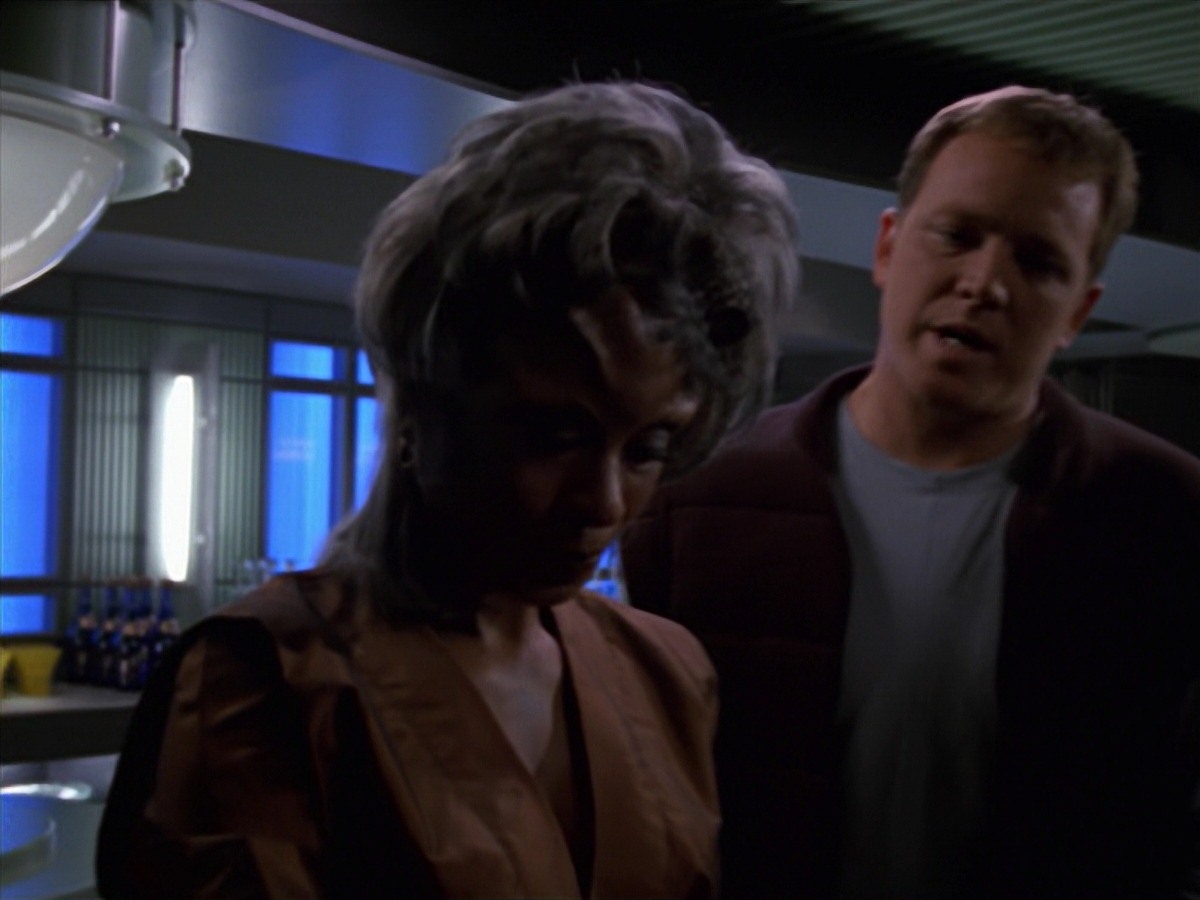 extant_StarTrek_VOY_7x16-WorkforcePart1_0600.jpg