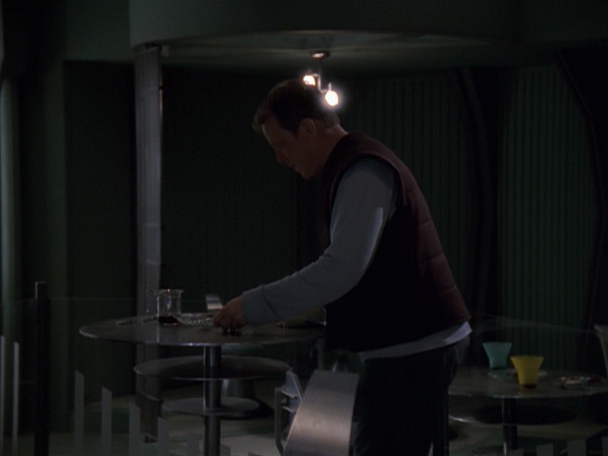 extant_StarTrek_VOY_7x16-WorkforcePart1_0705.jpg