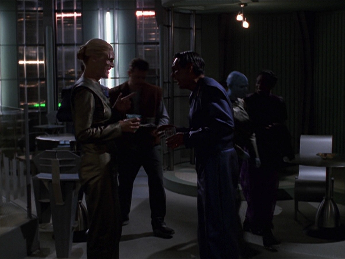 extant_StarTrek_VOY_7x16-WorkforcePart1_0711.jpg