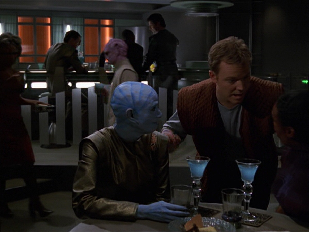 extant_StarTrek_VOY_7x16-WorkforcePart1_0810.jpg