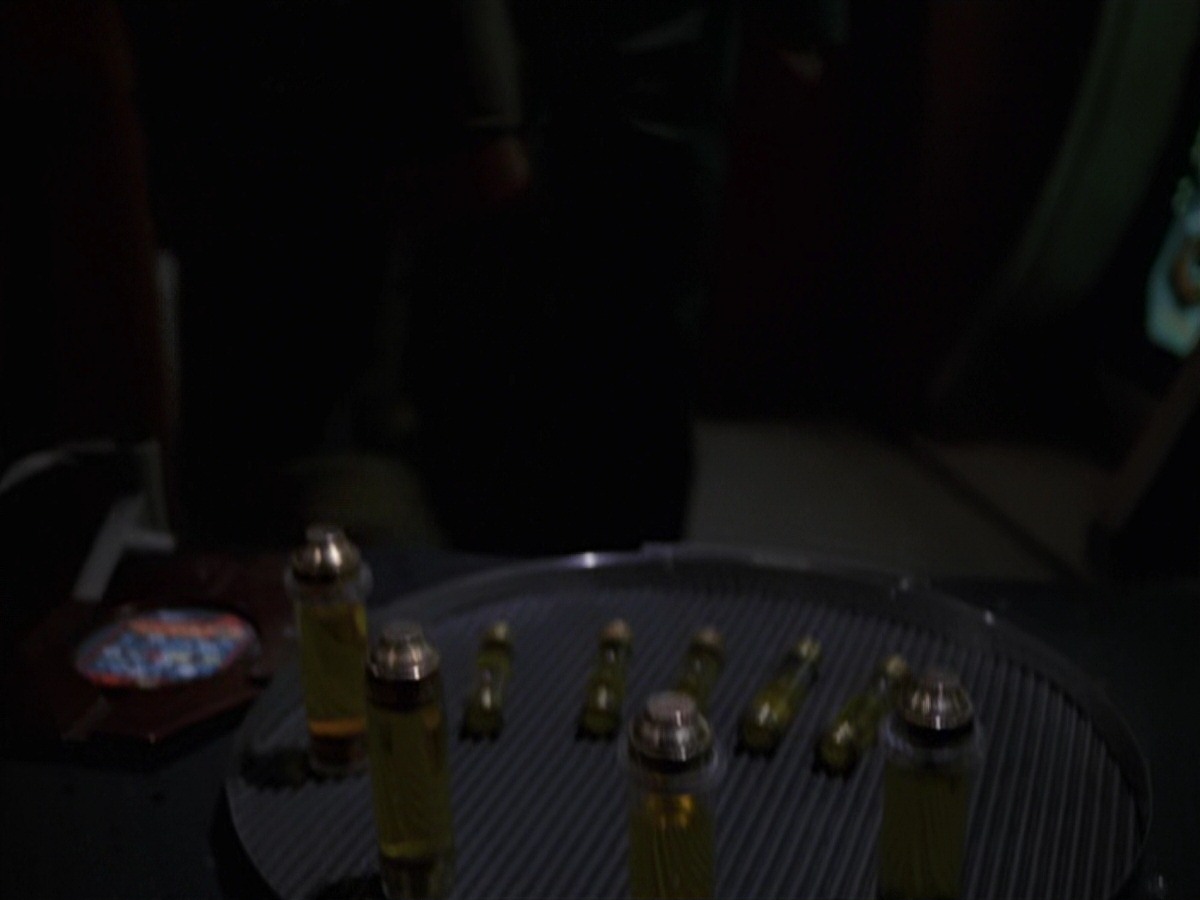 extant_StarTrek_VOY_7x16-WorkforcePart1_1040.jpg