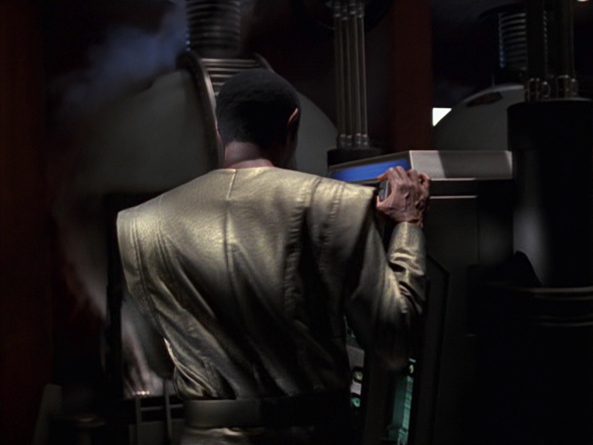 extant_StarTrek_VOY_7x16-WorkforcePart1_1117.jpg