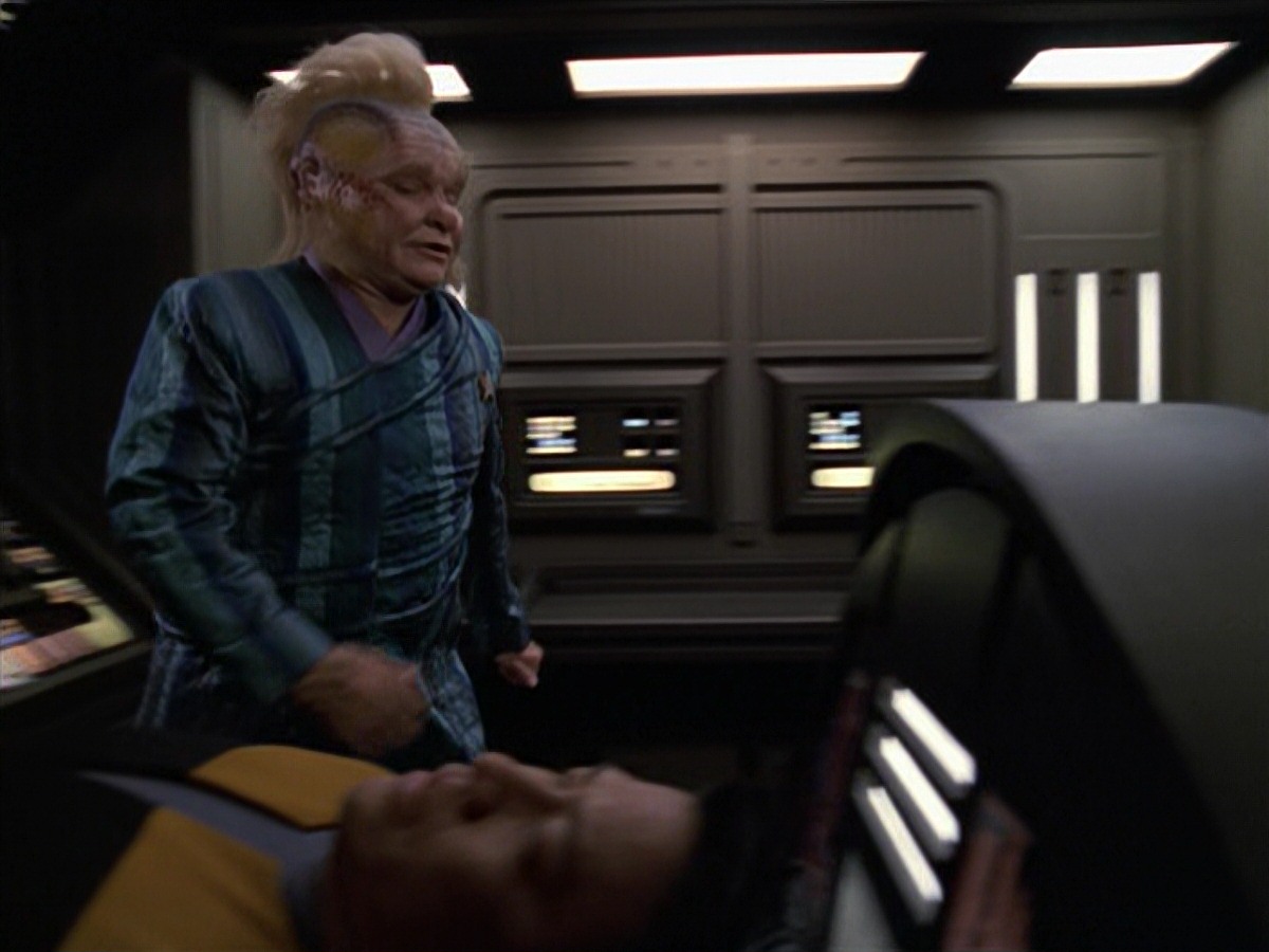 extant_StarTrek_VOY_7x16-WorkforcePart1_1185.jpg