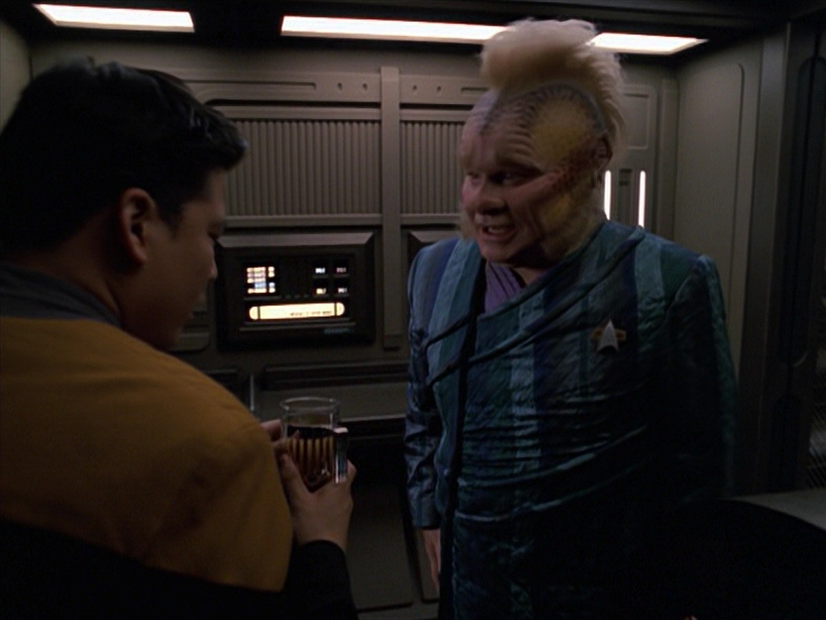 extant_StarTrek_VOY_7x16-WorkforcePart1_1203.jpg