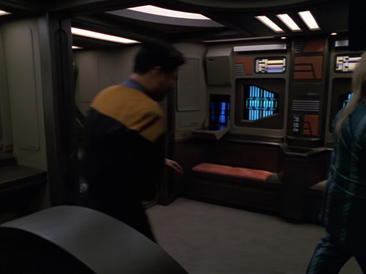 extant_StarTrek_VOY_7x16-WorkforcePart1_1230.jpg