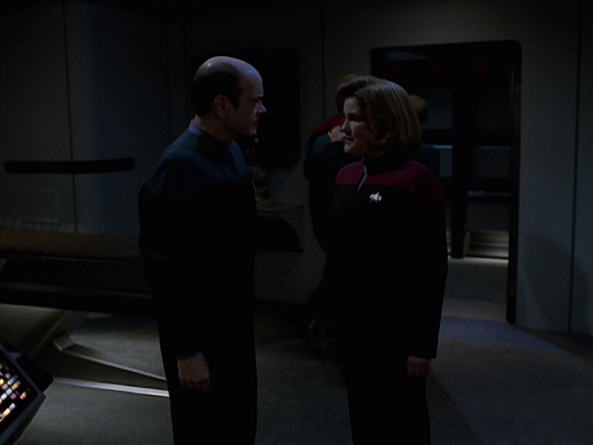 extant_StarTrek_VOY_7x16-WorkforcePart1_1469.jpg