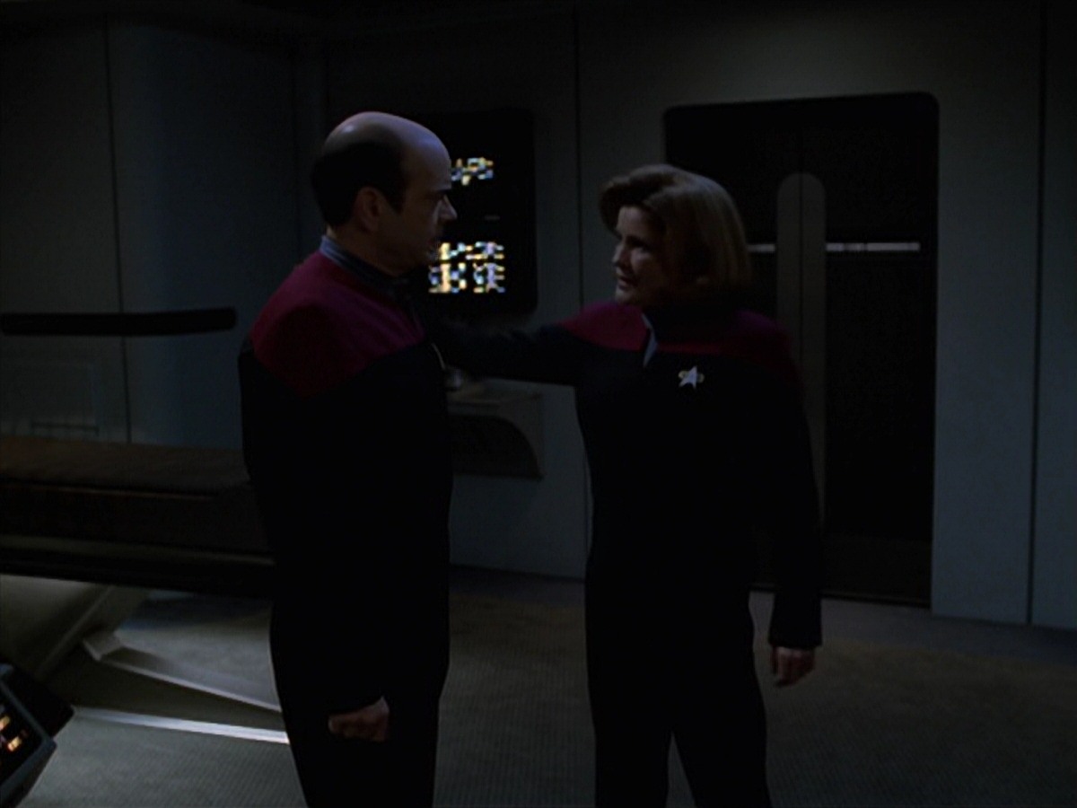 extant_StarTrek_VOY_7x16-WorkforcePart1_1482.jpg