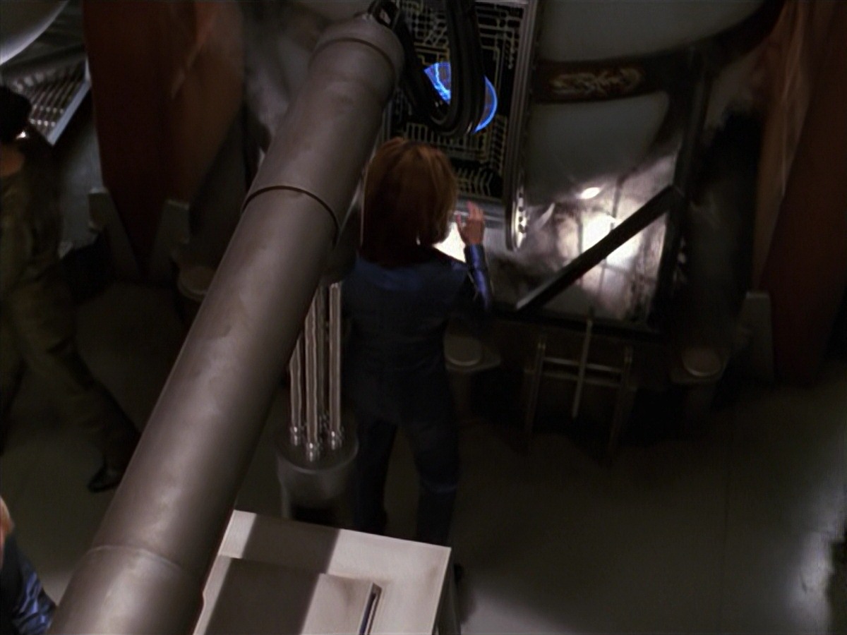 extant_StarTrek_VOY_7x16-WorkforcePart1_1690.jpg