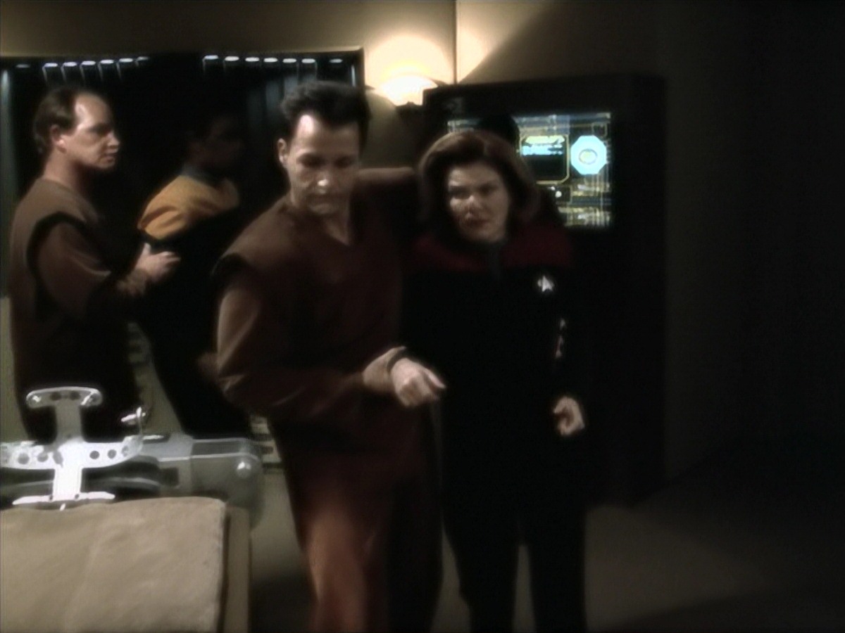extant_StarTrek_VOY_7x16-WorkforcePart1_1711.jpg
