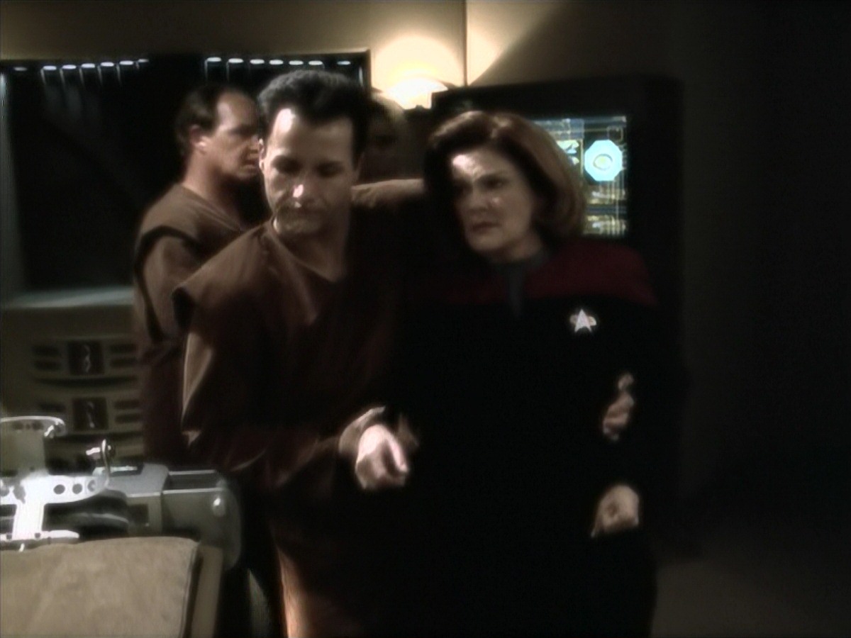 extant_StarTrek_VOY_7x16-WorkforcePart1_1712.jpg