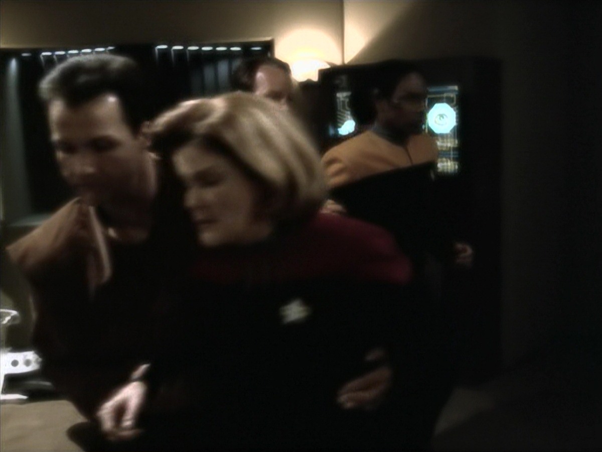 extant_StarTrek_VOY_7x16-WorkforcePart1_1713.jpg