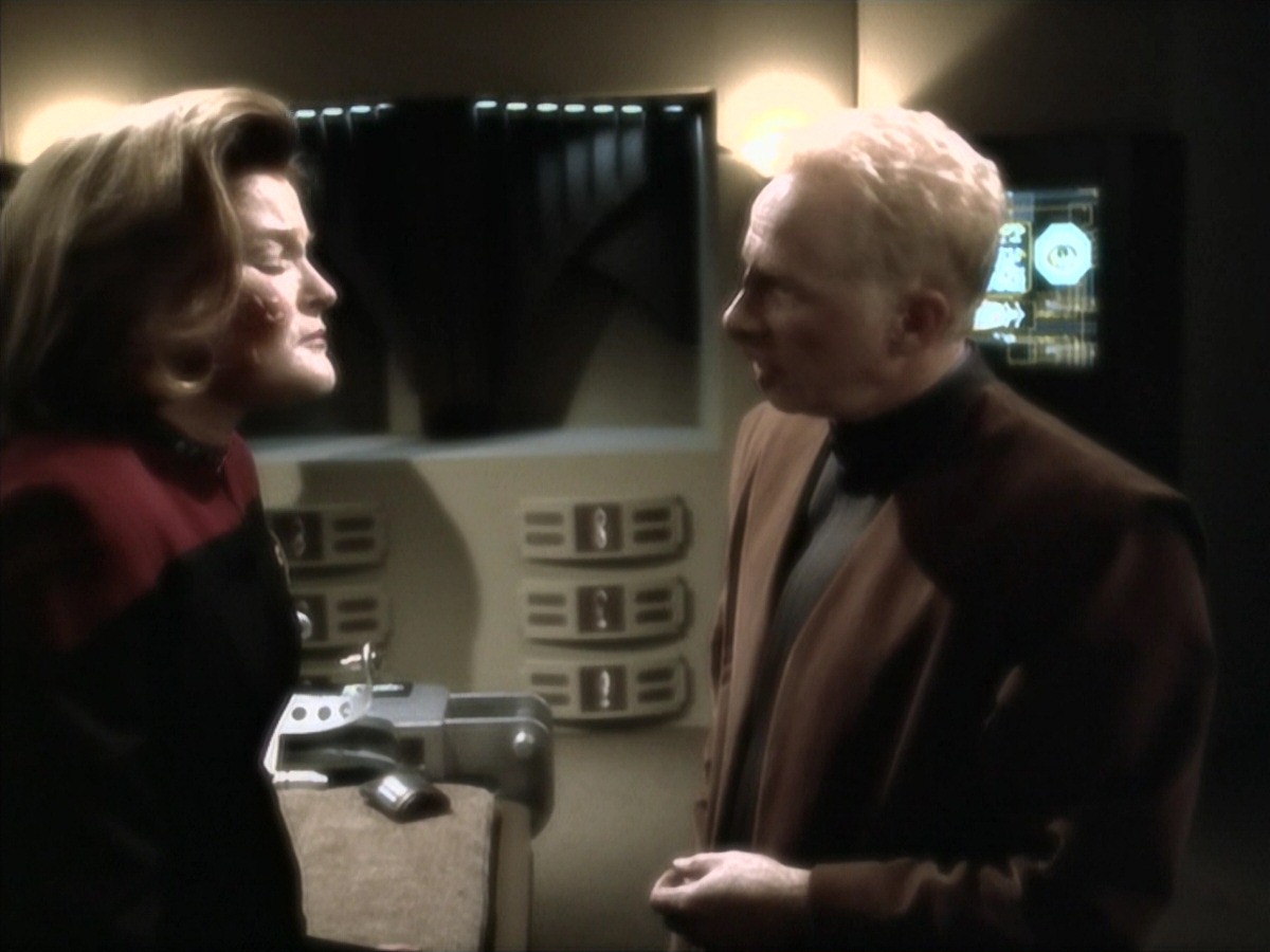 extant_StarTrek_VOY_7x16-WorkforcePart1_1742.jpg