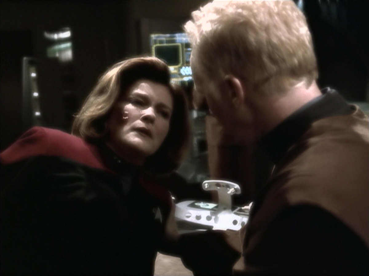 extant_StarTrek_VOY_7x16-WorkforcePart1_1751.jpg