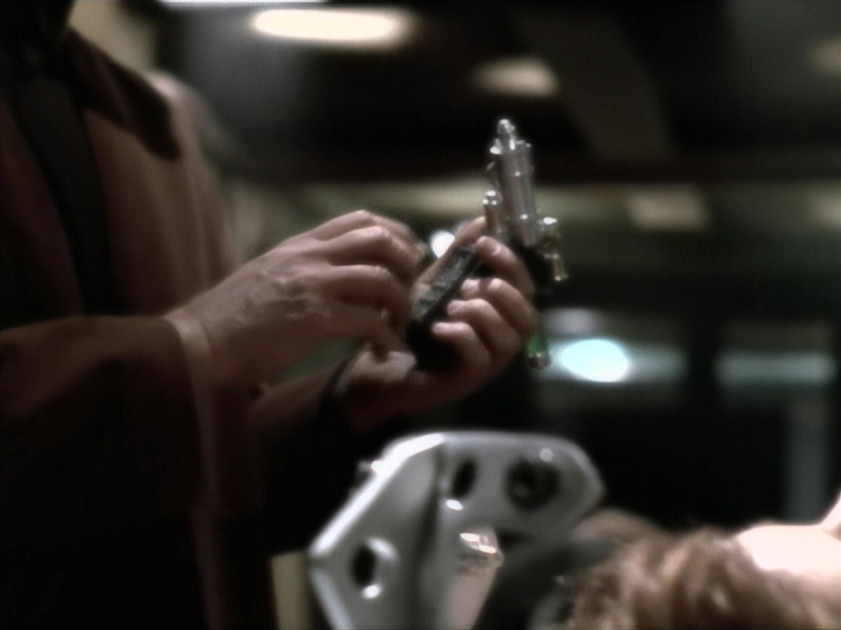 extant_StarTrek_VOY_7x16-WorkforcePart1_1773.jpg