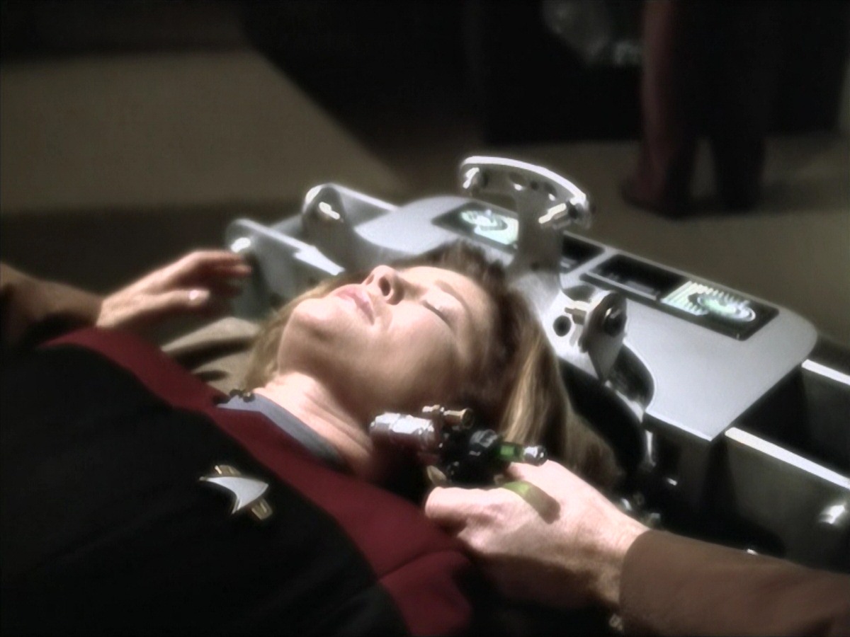 extant_StarTrek_VOY_7x16-WorkforcePart1_1785.jpg