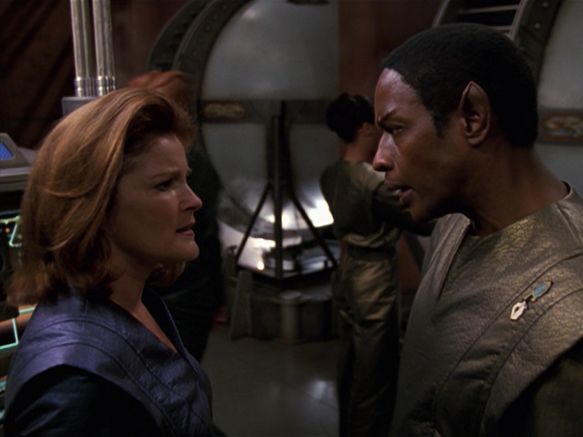 extant_StarTrek_VOY_7x16-WorkforcePart1_1871.jpg