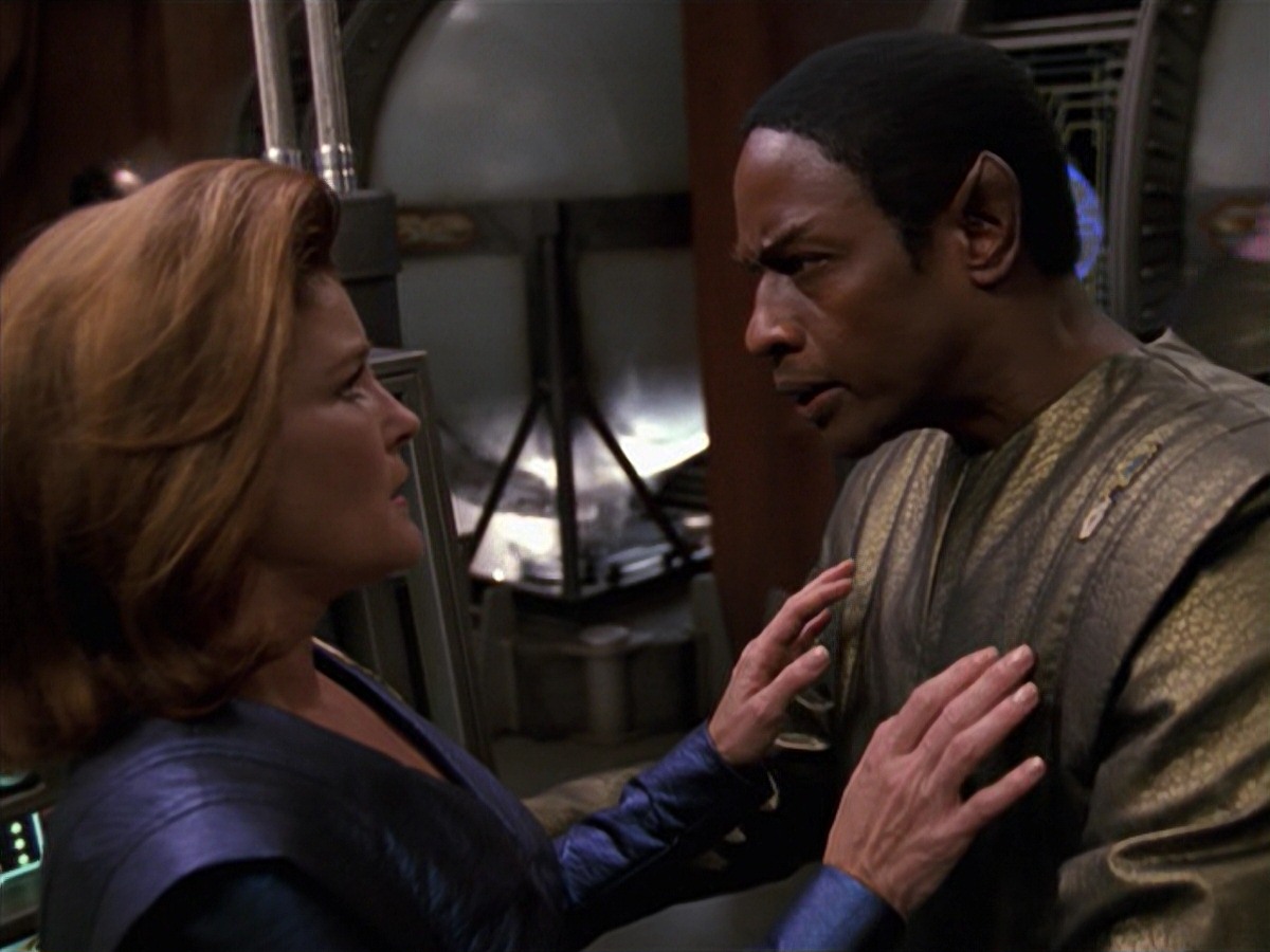 extant_StarTrek_VOY_7x16-WorkforcePart1_1892.jpg