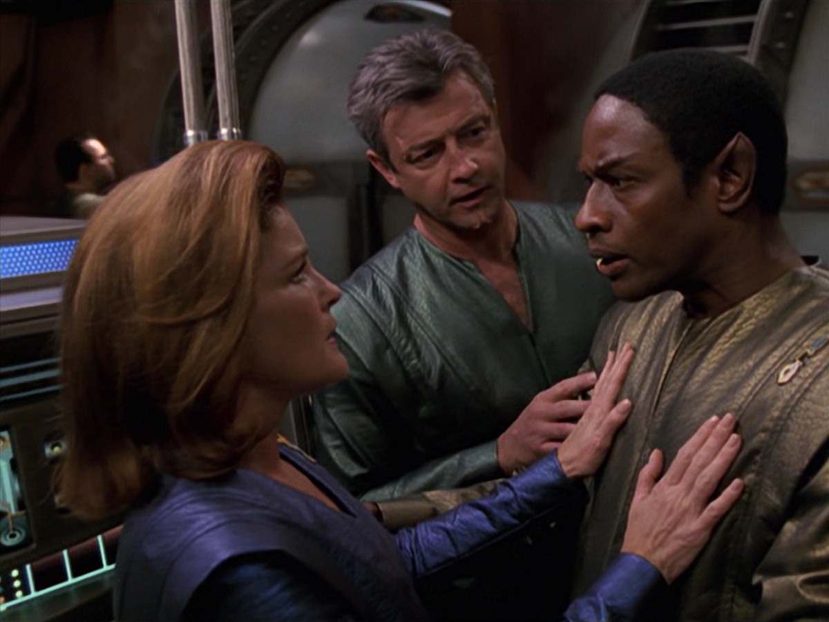 extant_StarTrek_VOY_7x16-WorkforcePart1_1899.jpg
