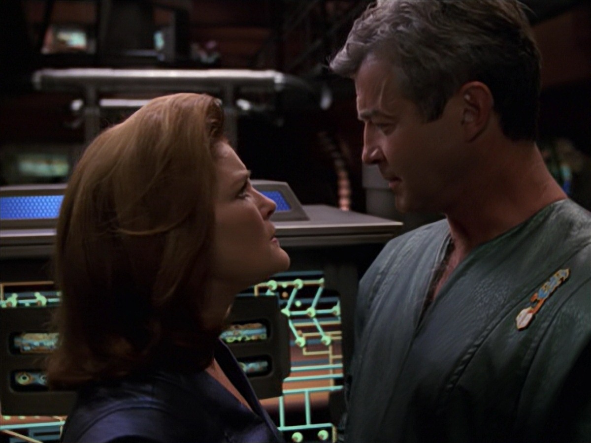 extant_StarTrek_VOY_7x16-WorkforcePart1_1942.jpg