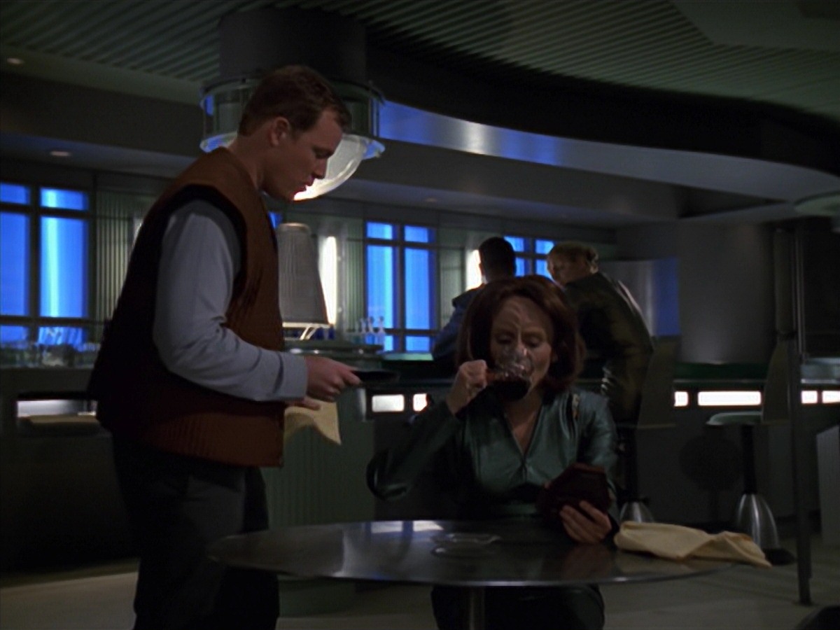 extant_StarTrek_VOY_7x16-WorkforcePart1_2005.jpg