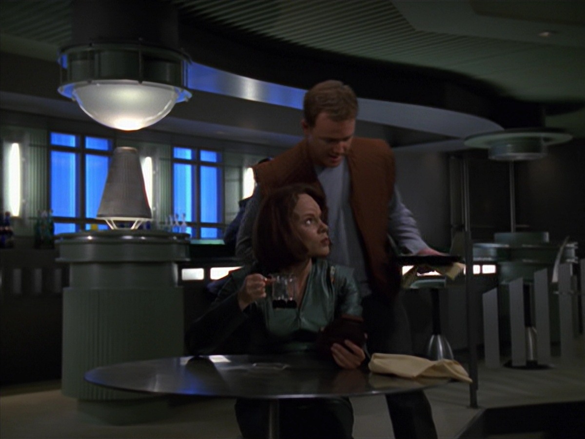 extant_StarTrek_VOY_7x16-WorkforcePart1_2008.jpg