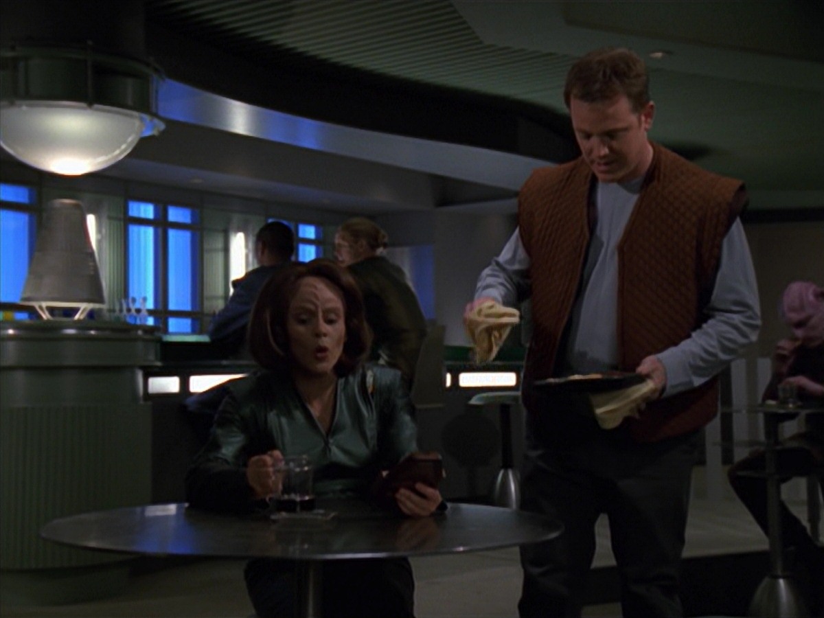 extant_StarTrek_VOY_7x16-WorkforcePart1_2011.jpg