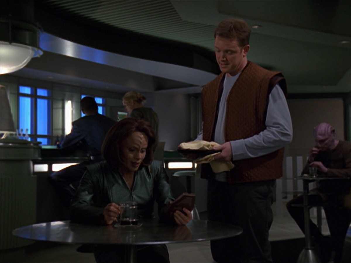 extant_StarTrek_VOY_7x16-WorkforcePart1_2017.jpg