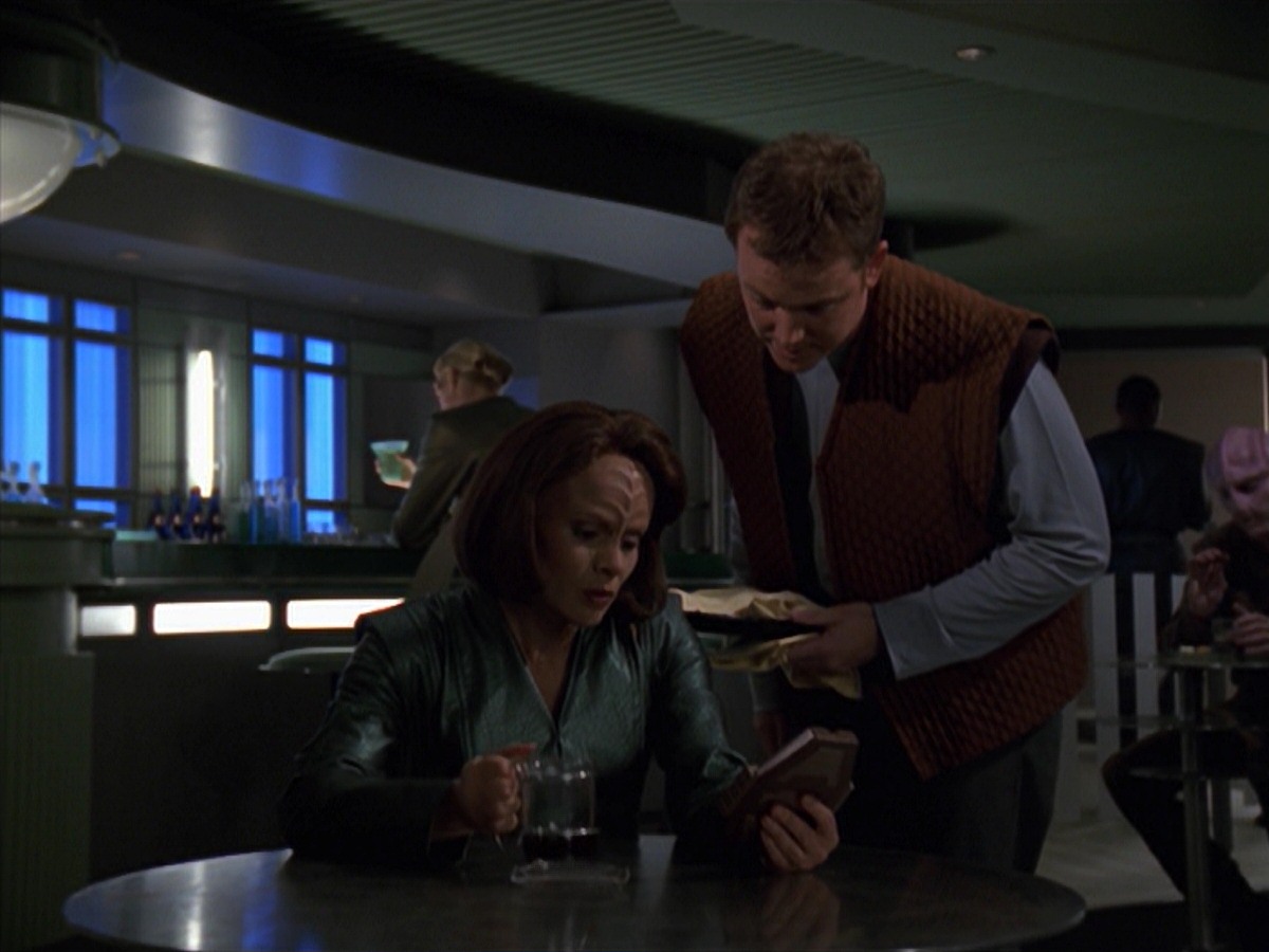 extant_StarTrek_VOY_7x16-WorkforcePart1_2056.jpg