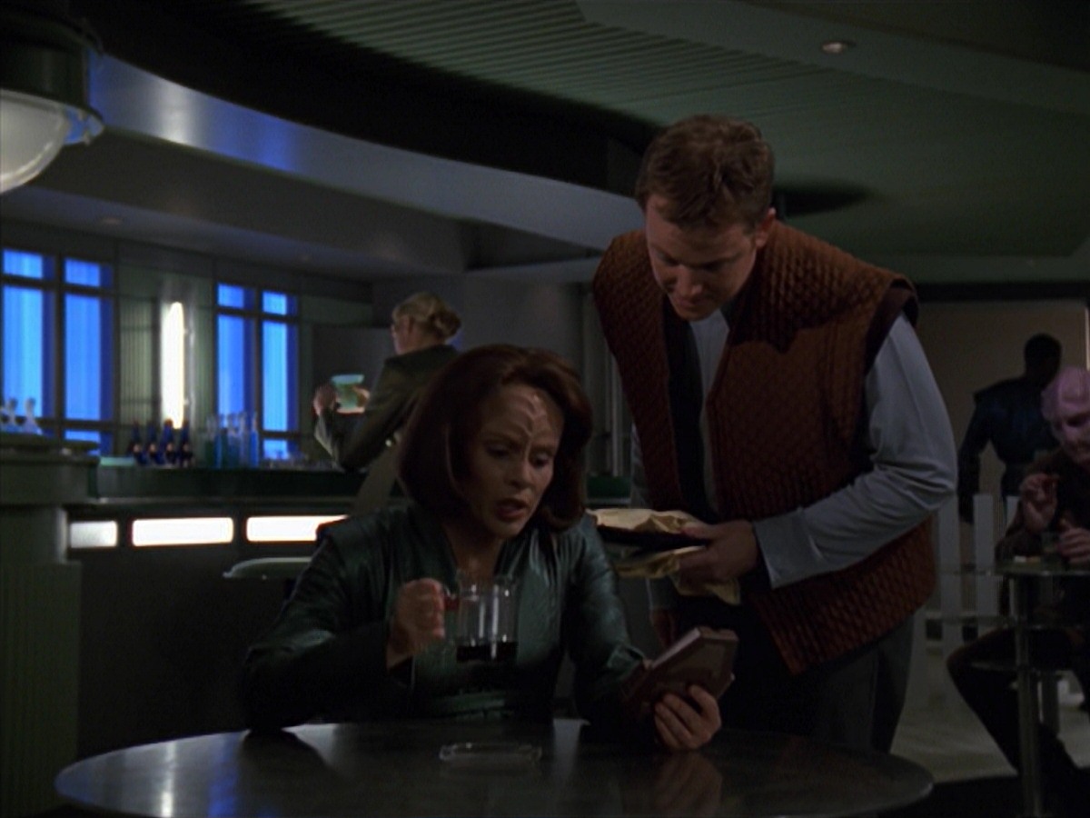 extant_StarTrek_VOY_7x16-WorkforcePart1_2057.jpg