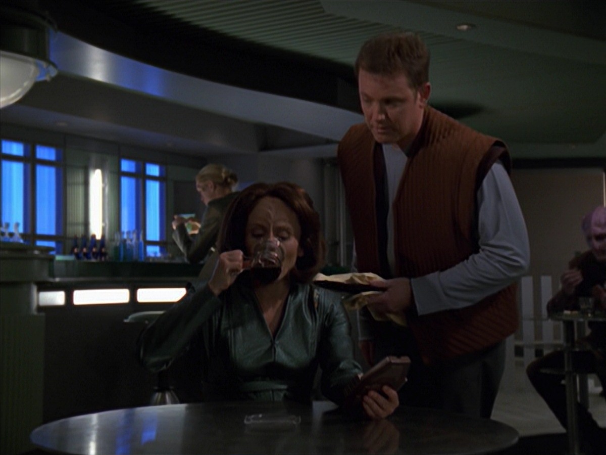 extant_StarTrek_VOY_7x16-WorkforcePart1_2059.jpg