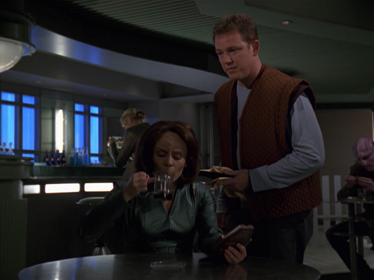 extant_StarTrek_VOY_7x16-WorkforcePart1_2061.jpg