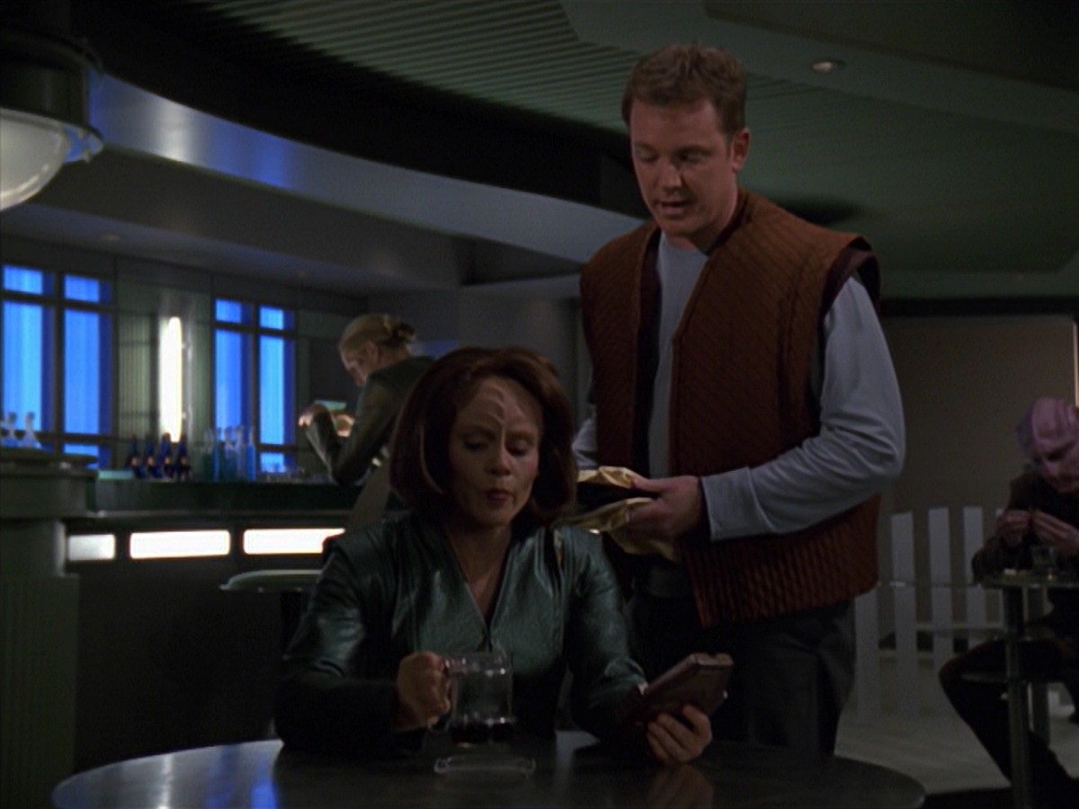 extant_StarTrek_VOY_7x16-WorkforcePart1_2062.jpg
