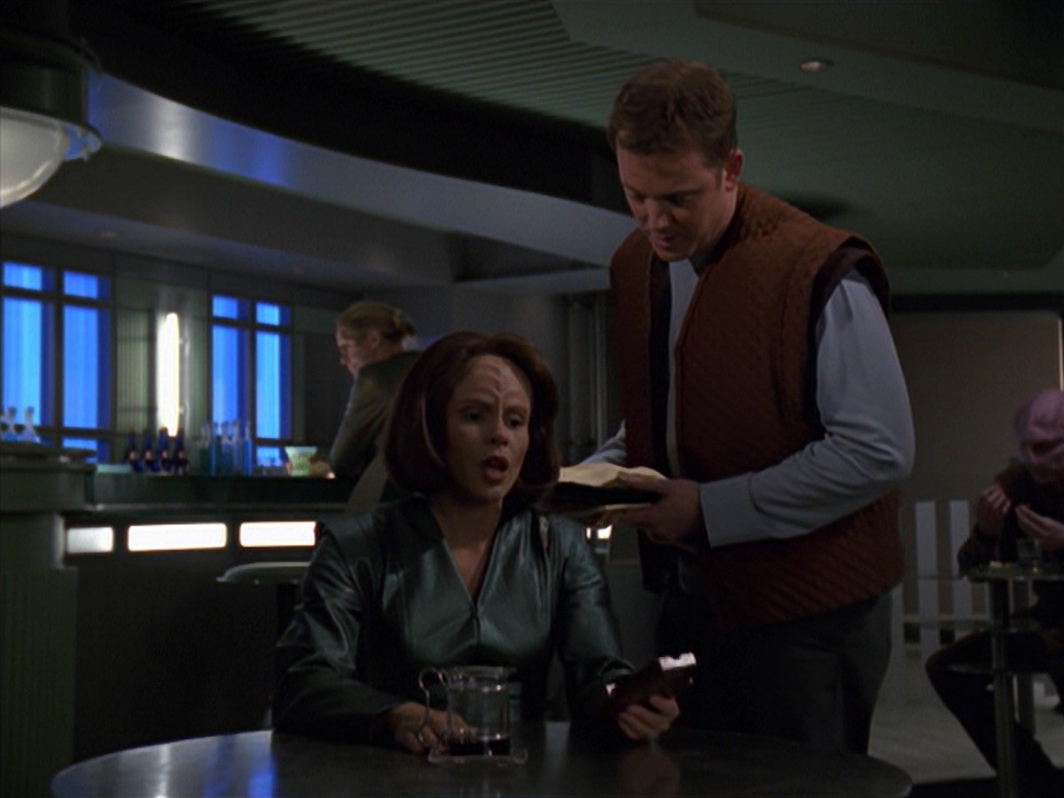 extant_StarTrek_VOY_7x16-WorkforcePart1_2064.jpg
