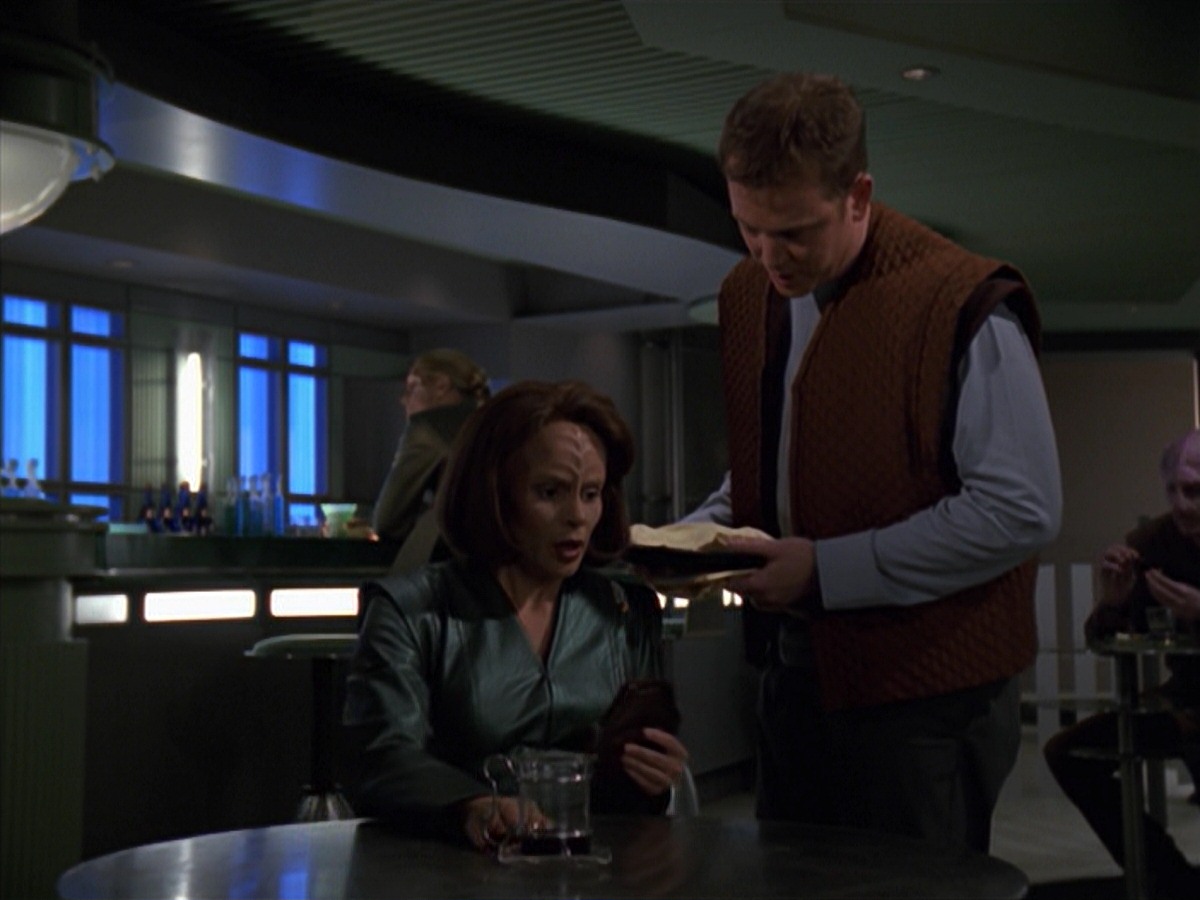 extant_StarTrek_VOY_7x16-WorkforcePart1_2065.jpg