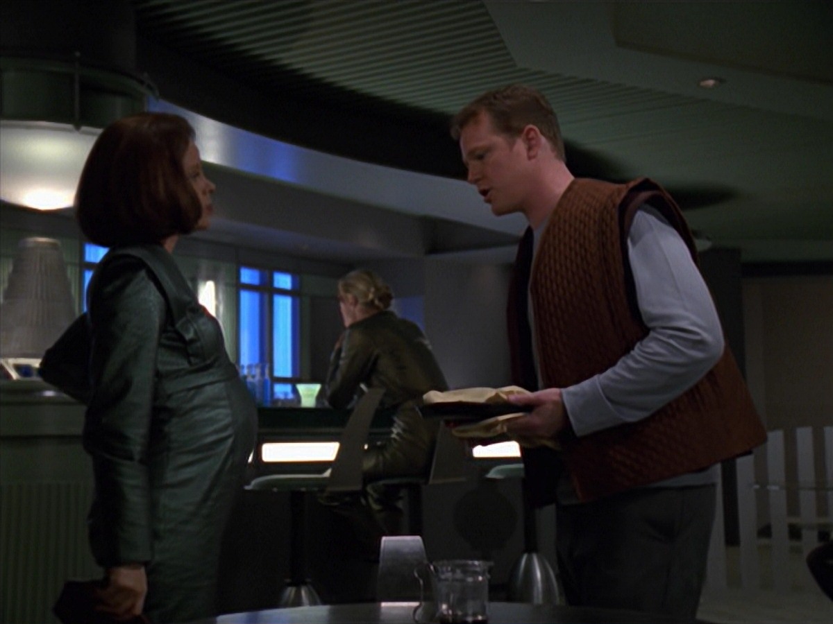 extant_StarTrek_VOY_7x16-WorkforcePart1_2071.jpg