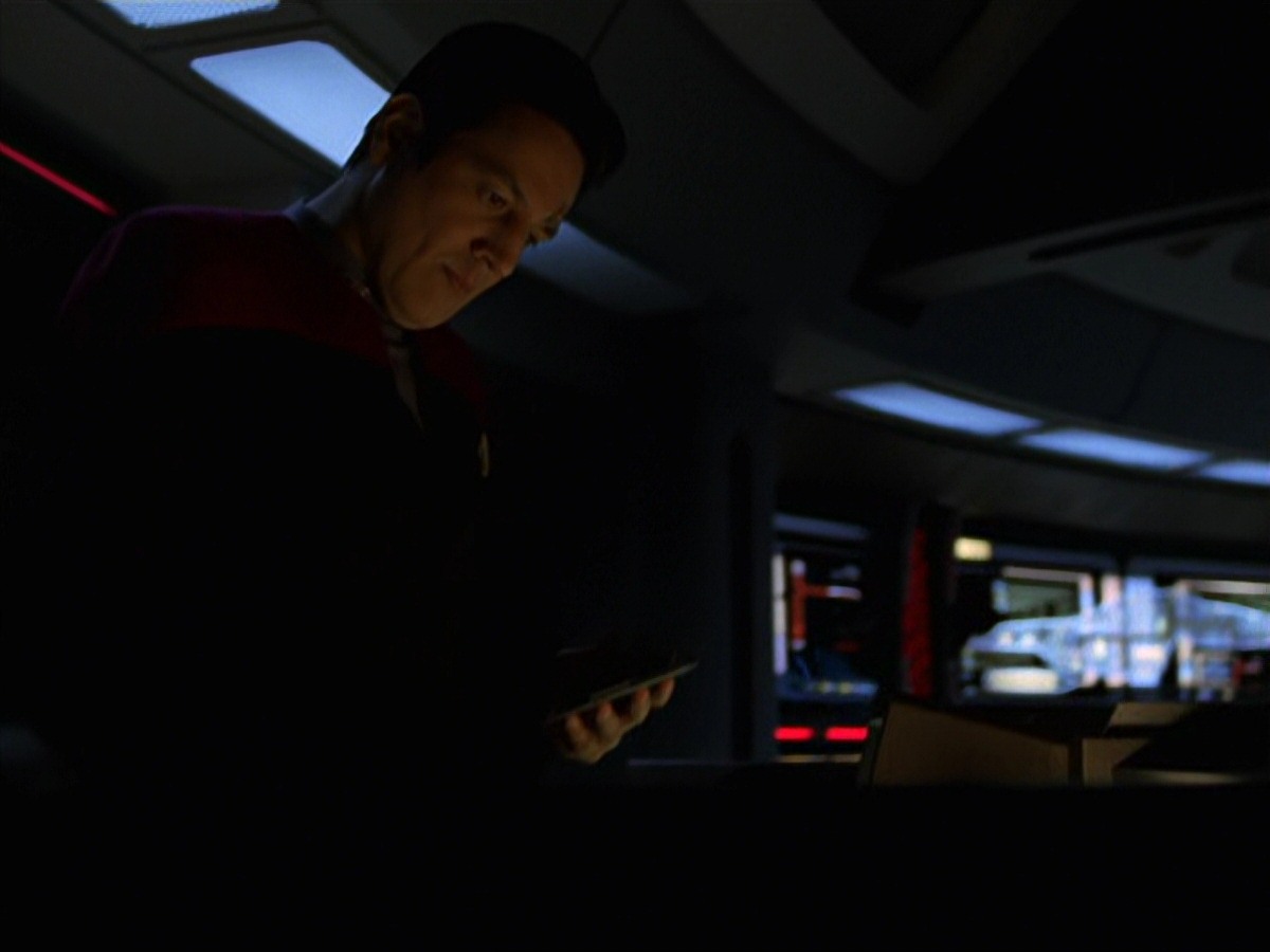 extant_StarTrek_VOY_7x16-WorkforcePart1_2126.jpg