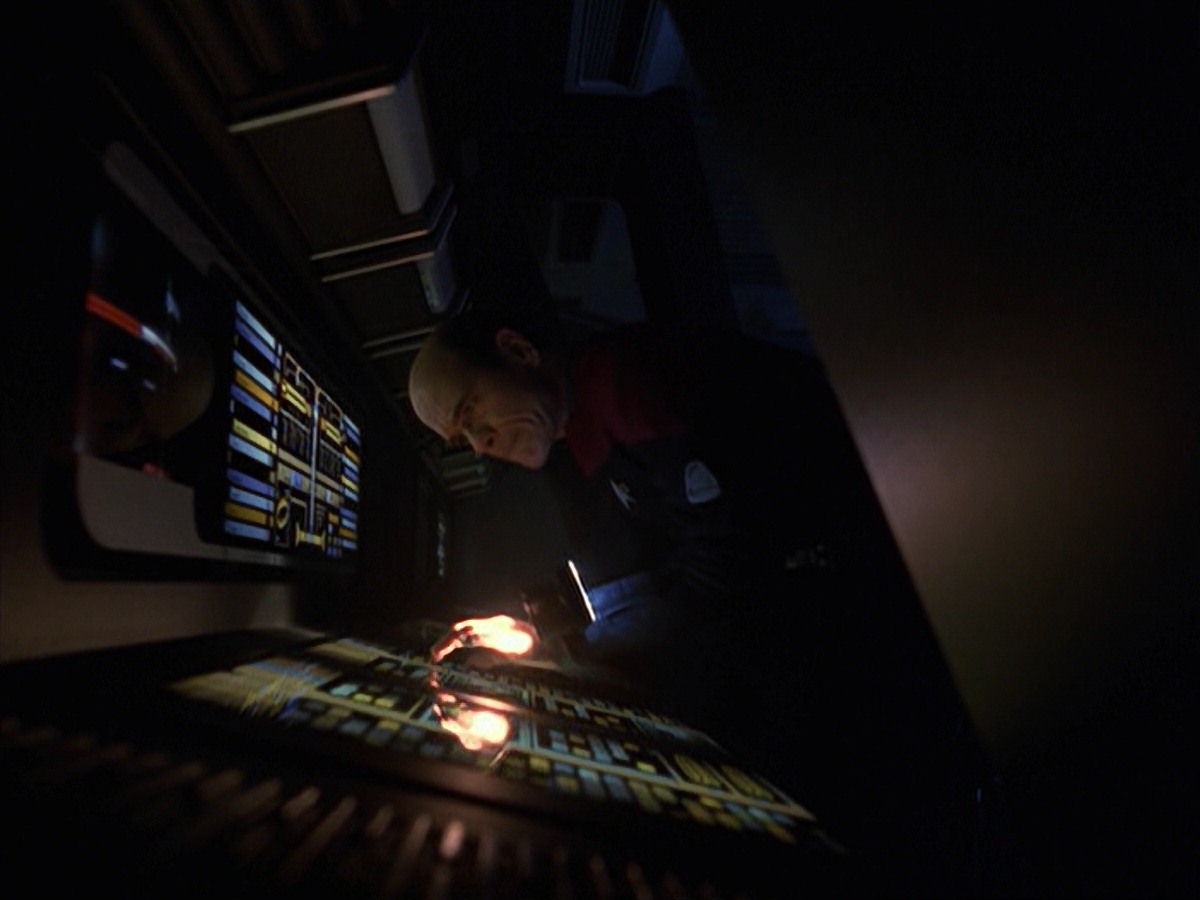 extant_StarTrek_VOY_7x16-WorkforcePart1_2150.jpg