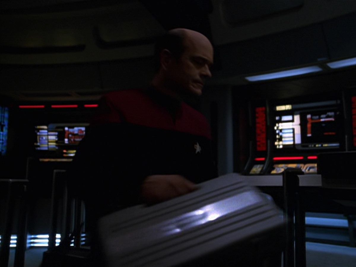 extant_StarTrek_VOY_7x16-WorkforcePart1_2301.jpg